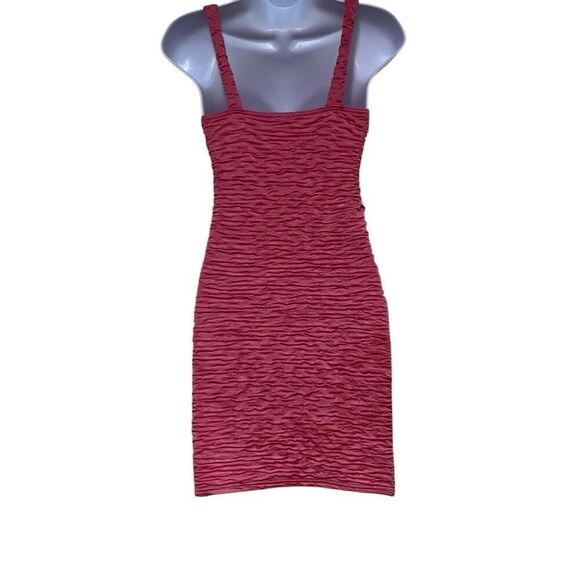 Skinwear Pink Ruched Texture Bodycon Mini Dress Size 10 Party Cocktail Sexy Date - Picture 2 of 11